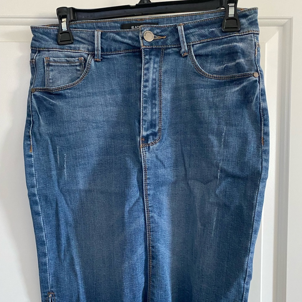 Like New Black Label Denim Skirt - Falls at Knees